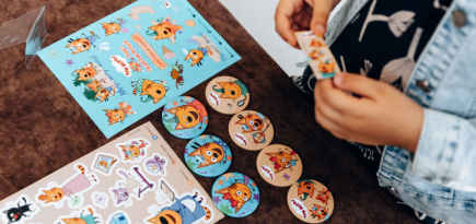 В галереях «Времена года» прошел благотворительный показ мультфильма «Три кота и море приключений»