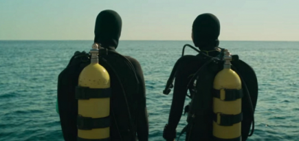 Звезда «Однажды в сказке» Софи Лоу спасает сестру на дне океана в трейлере «Погружения»