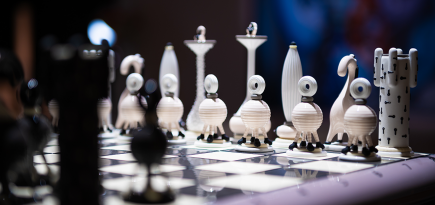 Художник Тарас Желтышев представил новые шахматы Another Kingdom: Dichotomy