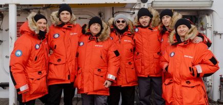 Бренд lenki lenki разработал куртки для полярников исследовательской базы в Антарктиде