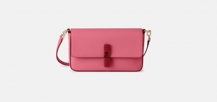 Бренд Furla представил новую модель сумки Iride