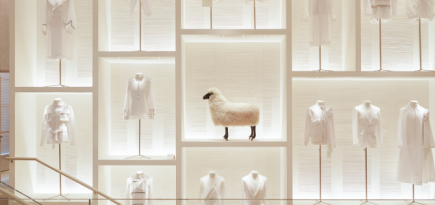 В бутике Dior на авеню Монтень в Париже откроется выставка скульптур