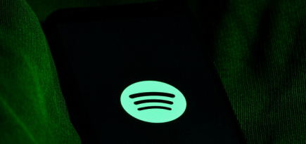 Spotify начнет помечать подкасты с обсуждением коронавируса