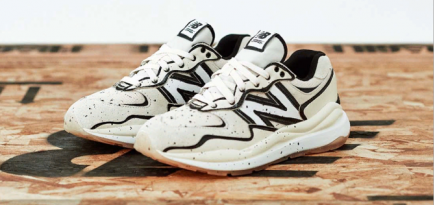 New Balance выпустил коллаборацию с художником Джошуа Вайдсом