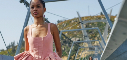 Показ бренда Marques Almeida прошел на самом длинном переходном мосту в мире