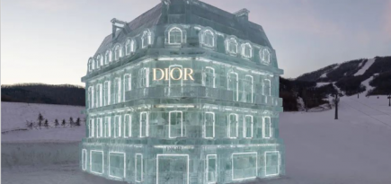 Dior создал копию флагманского магазина на Avenue Montaigne изо льда