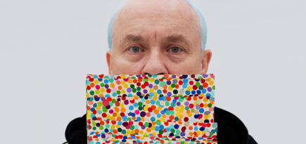 Художник Дэмиен Херст намерен сжечь тысячи своих работ на выставке в Лондоне