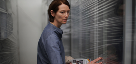 Начались съемки мюзикла «Конец» с Тильдой Суинтон и Джорджем МакКеем