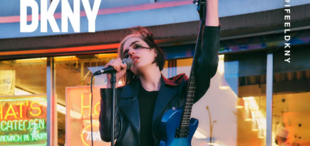 DKNY выпустил свитшот, который помогает поделиться своими чувствами