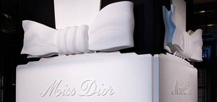 Выставка в честь аромата Miss Dior