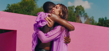 Элтон Джон и Бритни Спирс показали клип на трек «Hold Me Closer»