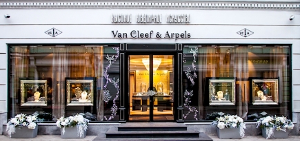 В поисках сокровищ: выставка Van Cleef & Arpels в Столешниковом