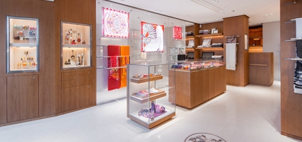 В Куршевеле открылся обновленный бутик Hermès