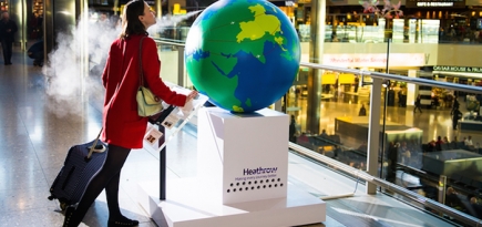 В лондонском Хитроу установили глобус с ароматами разных стран