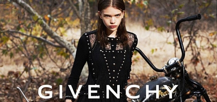 Модели в рекламной кампании Givenchy, весна-лето 2015