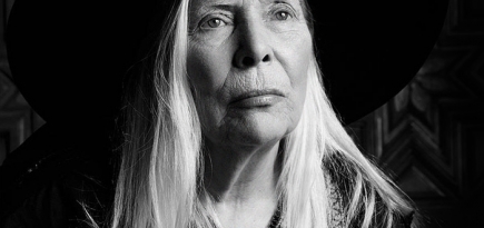 71-летняя Джони Митчелл стала лицом Saint Laurent