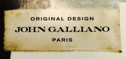 John Galliano представил новый логотип