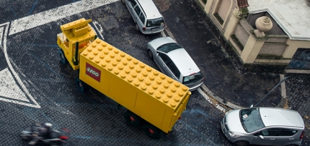 Машины из Lego на улицах Рима
