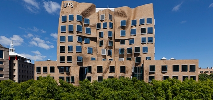 Дрон снял здание Фрэнка Гери в Сиднее