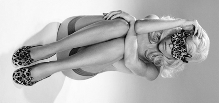 Джулия Рестуан-Ройтфельд в рекламной кампании Charlotte Olympia X Agent Provocateur