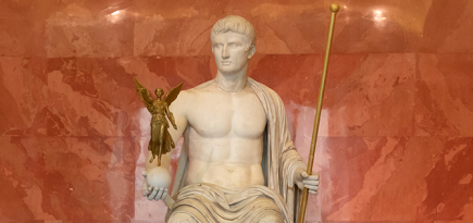 Эрмитаж и БДТ запустили аудиовизуальный маршрут по коллекции античного искусства