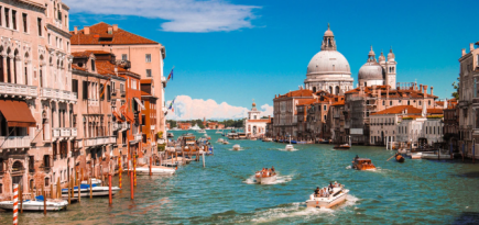 Визовый центр Италии приостановил прием документов россиян