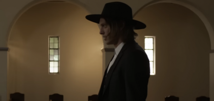 Джейми Бауэр из «Очень странных дел» выпустил новый сингл «I Am»