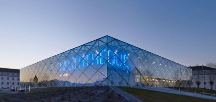 Стеклянная медиатека во Франции по проекту Archi5