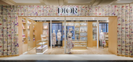 Dior запустил три летних поп-ап-магазина в универмаге Harrods