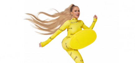 Пэрис Хилтон стала лицом коллаборации MSCHF X Crocs