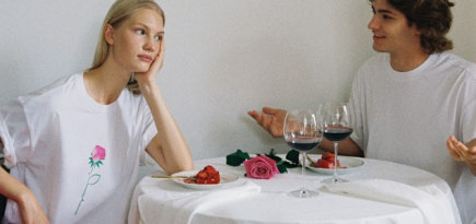 Around Clothes & Knitwear представил коллаборацию с художником Сашей Посох