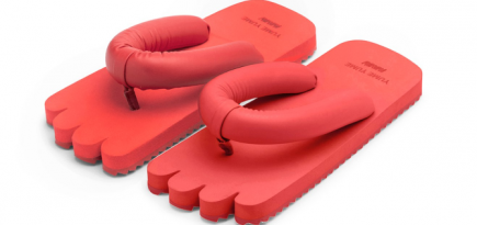 Yume Yume и Avavav представили шлепанцы с четырьмя пальцами