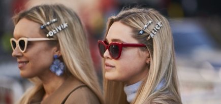 Разнообразие заколок, яркие помады, густые брови: как выглядят гости недель моды