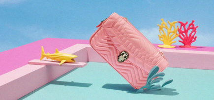 Bvlgari выпустил коллекцию поясных сумок Serpenti Forever