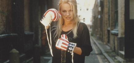 «Я сама скажу вам, кто я!» Как Памела Андерсон перепридумала себя — и вновь оказалась на коне