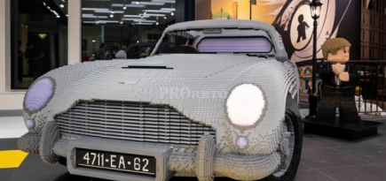 Lego представила автомобиль Джеймса Бонда в натуральную величину