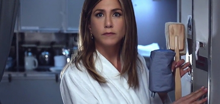 Ночной кошмар: Дженнифер Энистон в рекламе Emirates