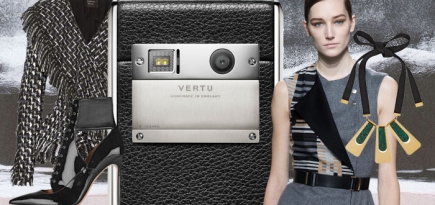 Семь цветов Vertu Aster: Onyx Calf