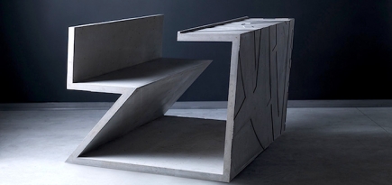 Бетонный стол Марины Абрамович для перформанса Counting the Rice