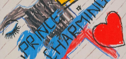 Вивьен Вествуд и The Rug Company создали подушки с \"прекрасным принцем\"