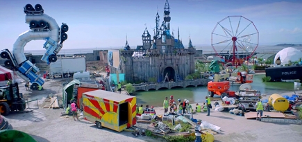Депрессивный Диснейленд: мини-фильм о выставке Бэнкси