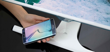 Монитор Samsung \"подрабатывает\" беспроводной станцией подзарядки
