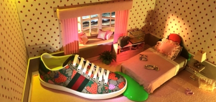 Художники и режиссеры создали видео с кроссовками Gucci Ace