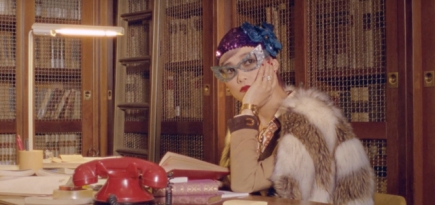Gucci снял видео о часах и ювелирных украшениях в римской библиотеке