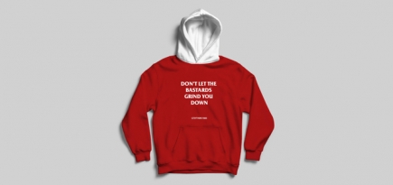 «Спутник 1985» и Videomore выпустили худи по мотивам «Рассказа служанки»