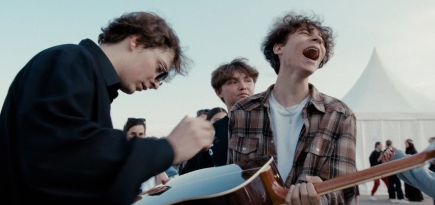 Состоялась премьера документального сериала с участием группы «Бонд с кнопкой» и passmurny