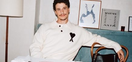 Актер Адам Димарко стал лицом осенней коллекции Ami