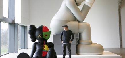 Художник KAWS стал первым участником программы Uniqlo Artist in Residence