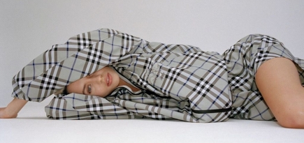 Продажи Burberry выросли впервые за два года