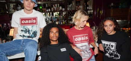 Группа Oasis представила новый мерч